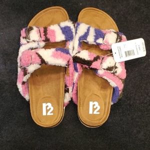 R2 Bernette Multi Color Fuzzy SlipOn Sherpa Strap Faux Suede Camo Sandals 11 New
